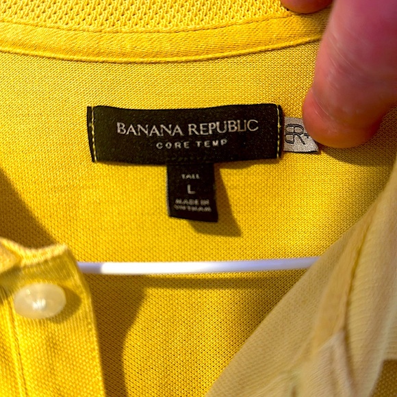 Banana Republic core temp 2 button ss polo shirt. Size large Tall/Long.70%cotton - Picture 2 of 4